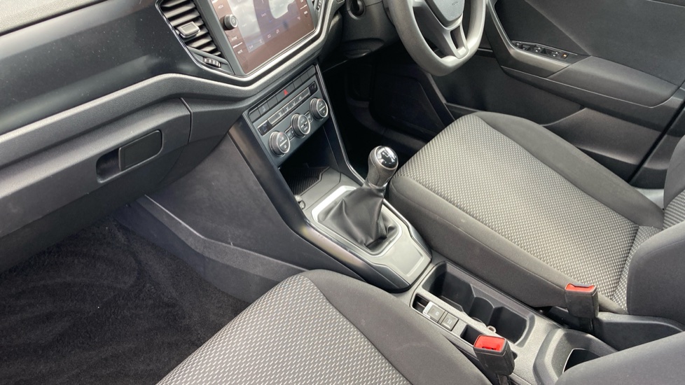 Volkswagen T-Roc 1.0 TSI S 5dr Petrol Hatchback - Image 13