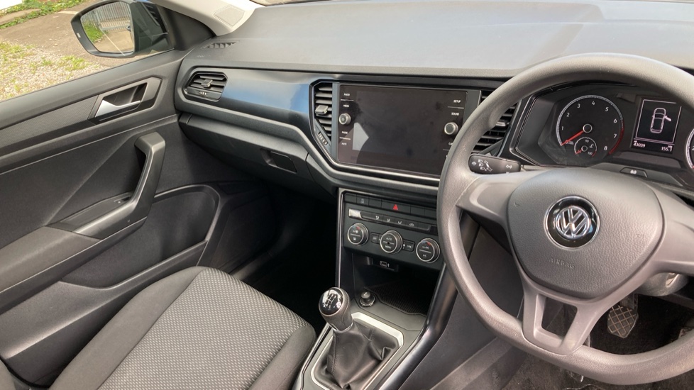 Volkswagen T-Roc 1.0 TSI S 5dr Petrol Hatchback - Image 14