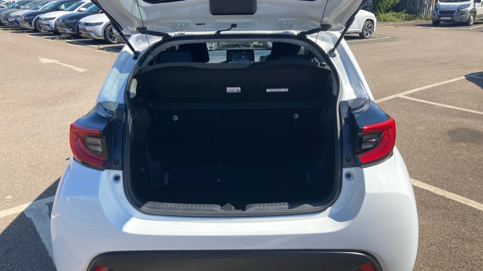 Toyota Yaris 1.5 Hybrid Design 5dr CVT Hybrid Hatchback - Image 4