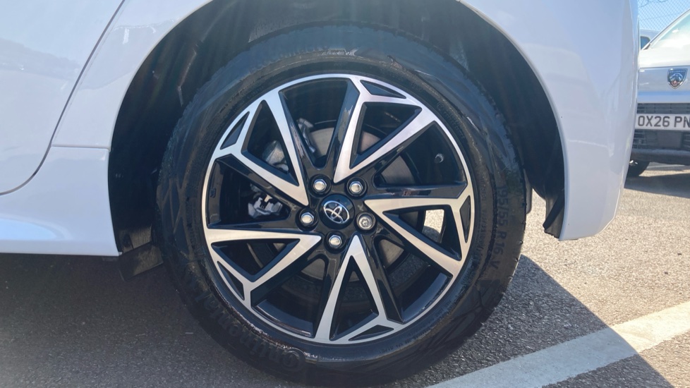 Toyota Yaris 1.5 Hybrid Design 5dr CVT Hybrid Hatchback - Image 7