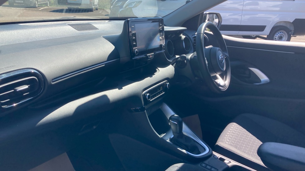Toyota Yaris 1.5 Hybrid Design 5dr CVT Hybrid Hatchback - Image 9