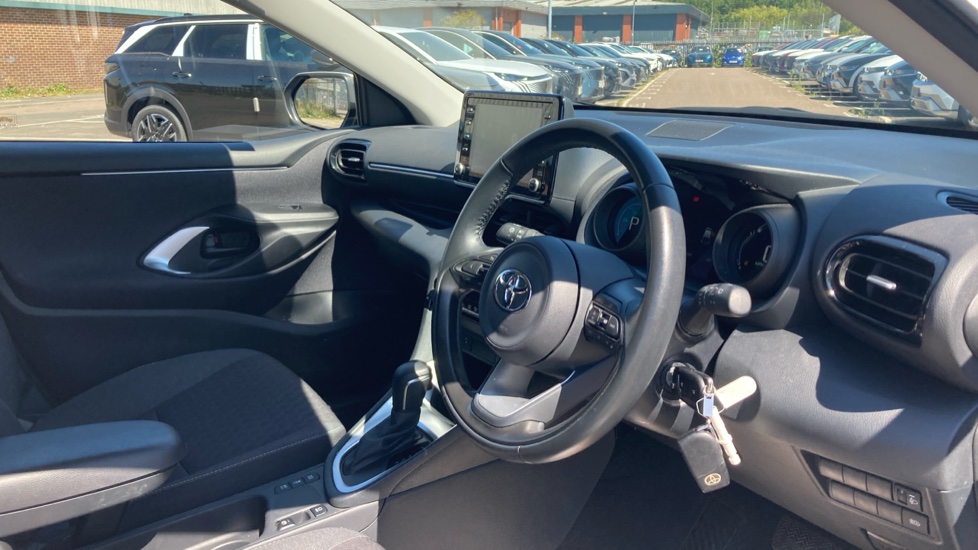 Toyota Yaris 1.5 Hybrid Design 5dr CVT Hybrid Hatchback - Image 11