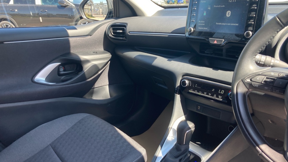 Toyota Yaris 1.5 Hybrid Design 5dr CVT Hybrid Hatchback - Image 14