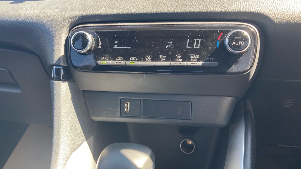Toyota Yaris 1.5 Hybrid Design 5dr CVT Hybrid Hatchback - Image 29