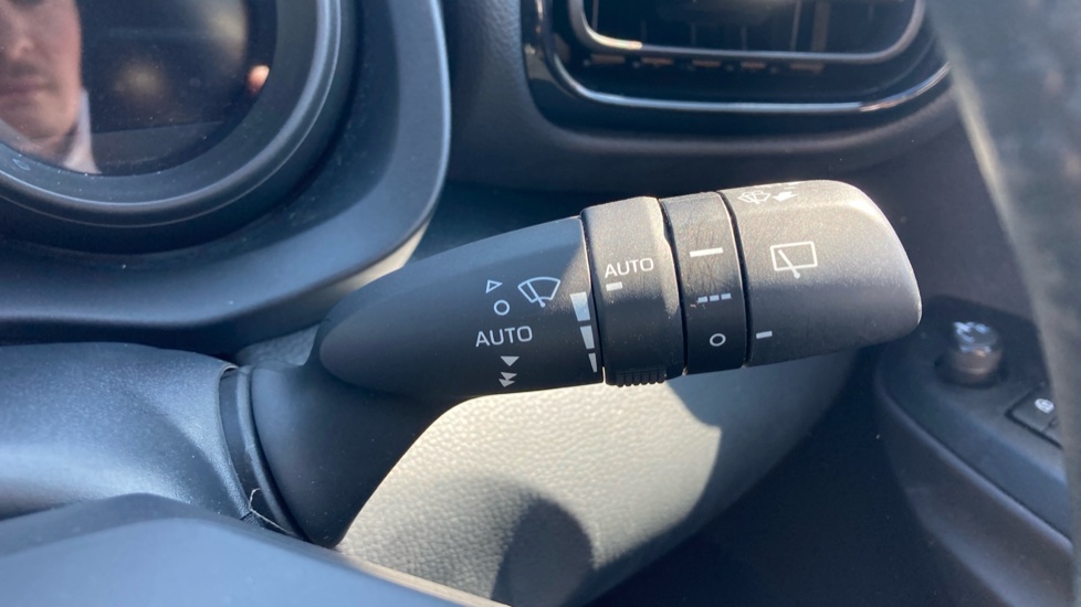 Toyota Yaris 1.5 Hybrid Design 5dr CVT Hybrid Hatchback - Image 36