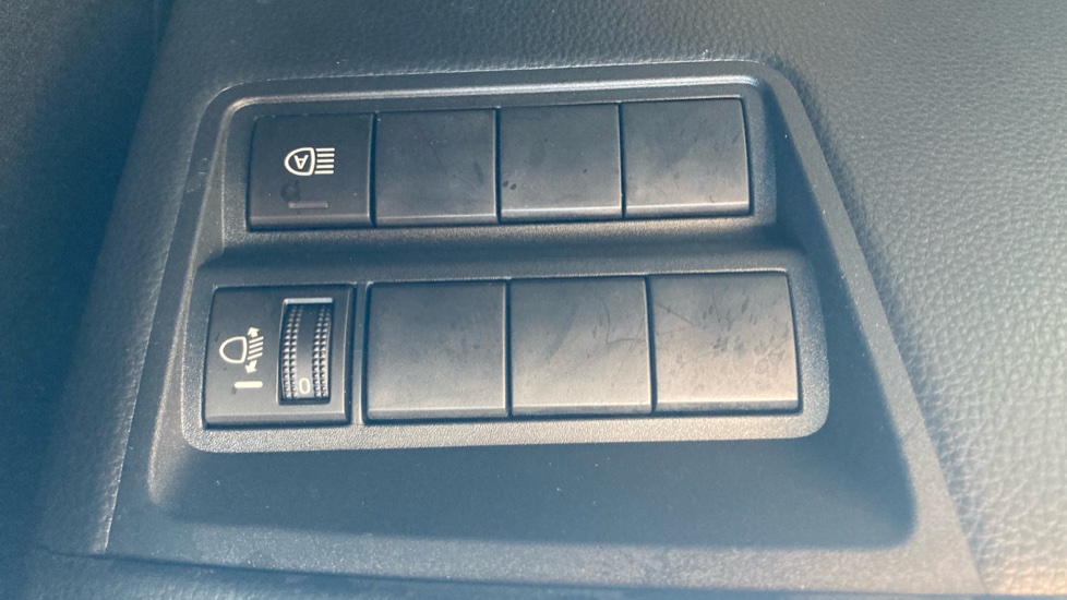 Toyota Yaris 1.5 Hybrid Design 5dr CVT Hybrid Hatchback - Image 38