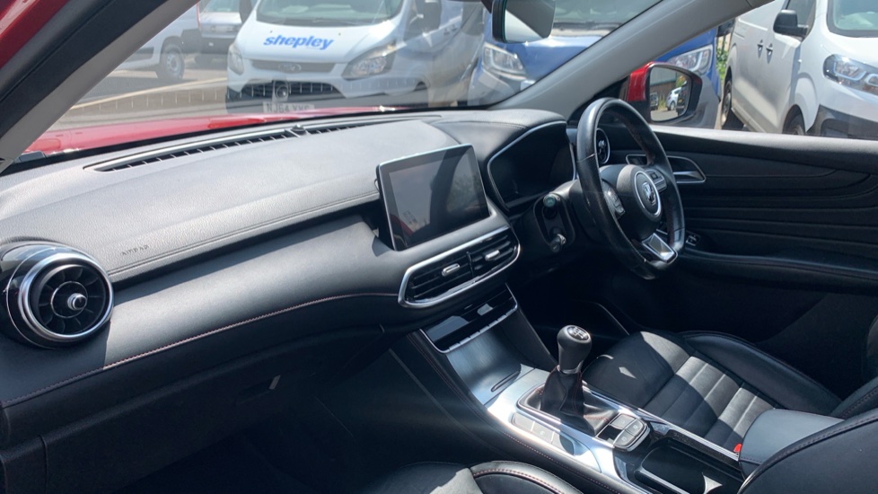 MG HS 1.5 T-GDI Exclusive 5dr Petrol Hatchback - Image 9