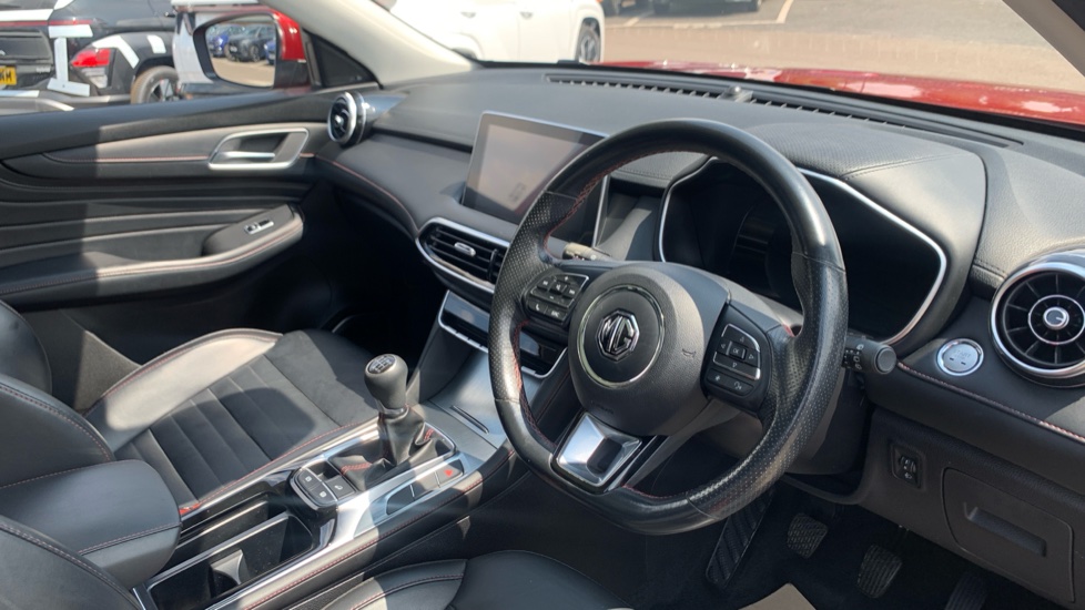 MG HS 1.5 T-GDI Exclusive 5dr Petrol Hatchback - Image 11