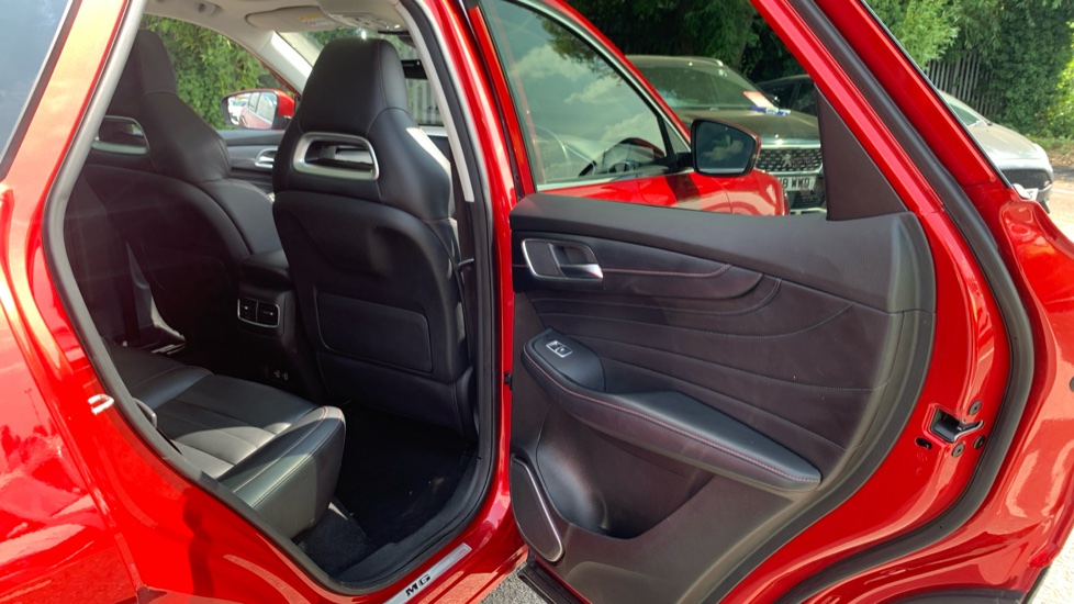 MG HS 1.5 T-GDI Exclusive 5dr Petrol Hatchback - Image 31