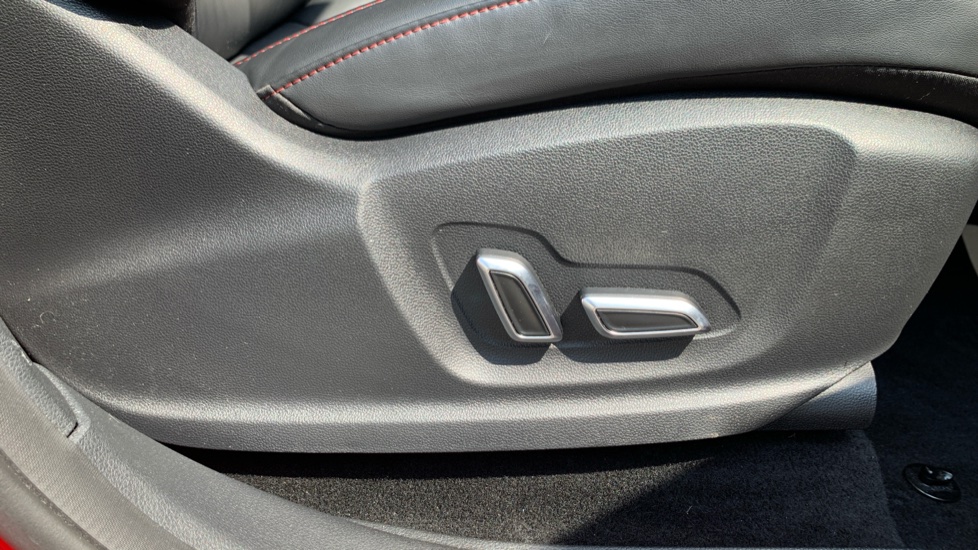 MG HS 1.5 T-GDI Exclusive 5dr Petrol Hatchback - Image 34