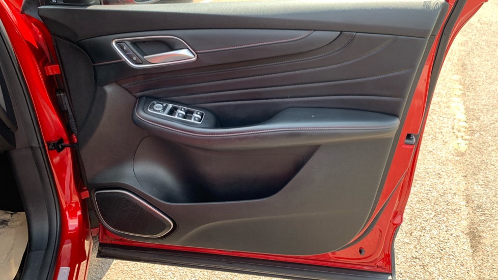 MG HS 1.5 T-GDI Exclusive 5dr Petrol Hatchback - Image 35