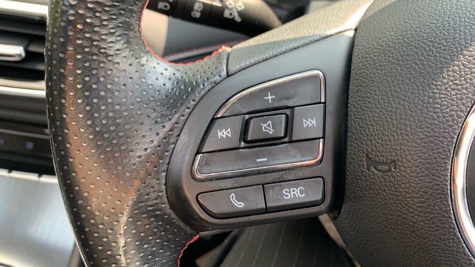 MG HS 1.5 T-GDI Exclusive 5dr Petrol Hatchback - Image 37