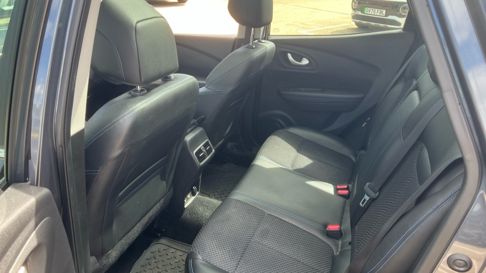 Renault Kadjar 1.3 TCE S Edition 5dr Petrol Hatchback - Image 16