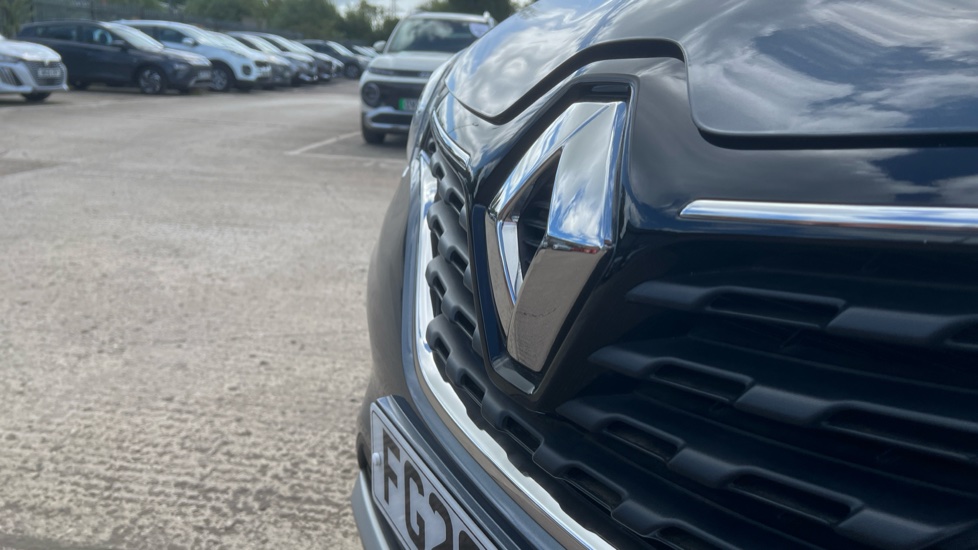 Renault Kadjar 1.3 TCE S Edition 5dr Petrol Hatchback - Image 38