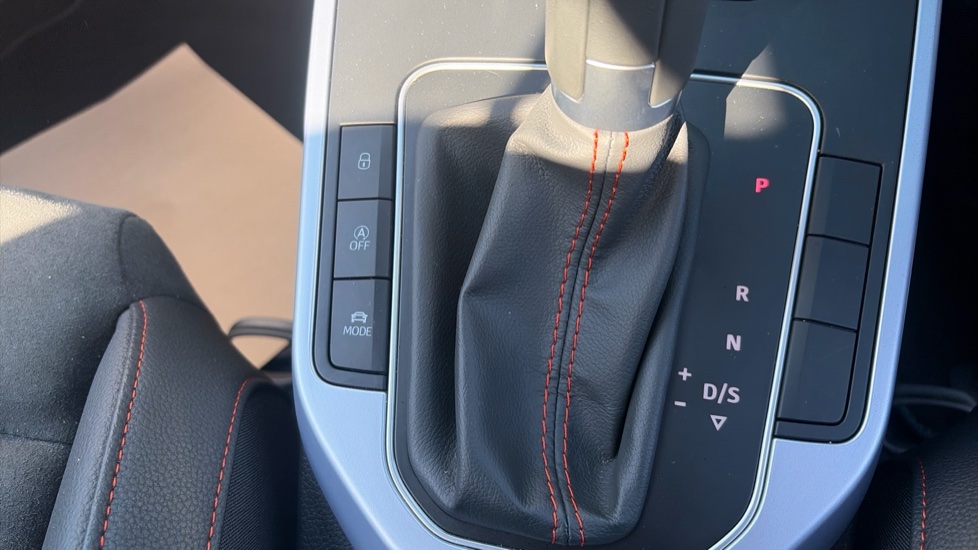 SEAT Arona 1.5 TSI 150 FR Sport 5dr DSG Petrol Hatchback - Image 33