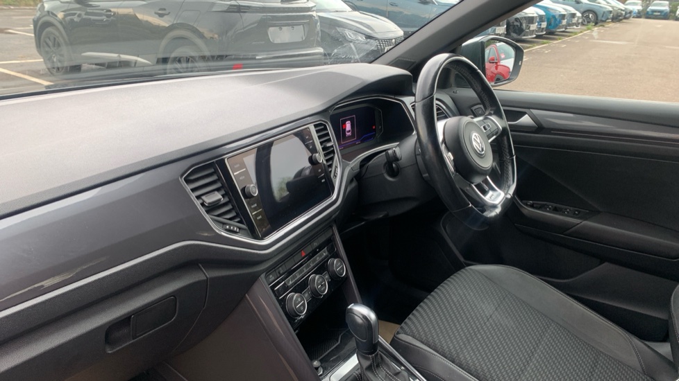 Volkswagen T-Roc 1.5 TSI EVO R-Line 5dr DSG Petrol Hatchback - Image 9