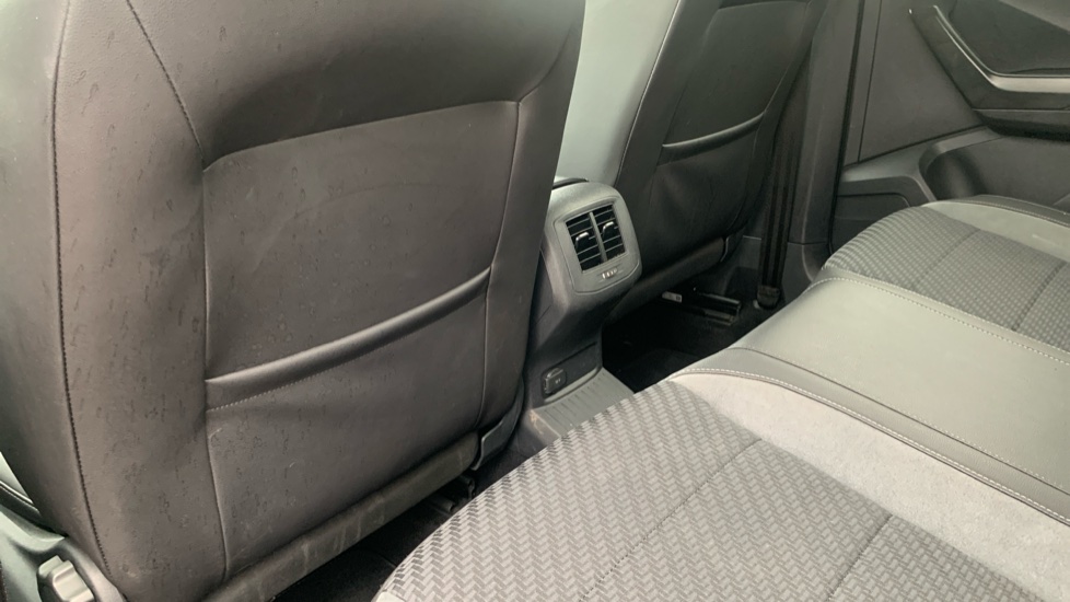 Volkswagen T-Roc 1.5 TSI EVO R-Line 5dr DSG Petrol Hatchback - Image 29