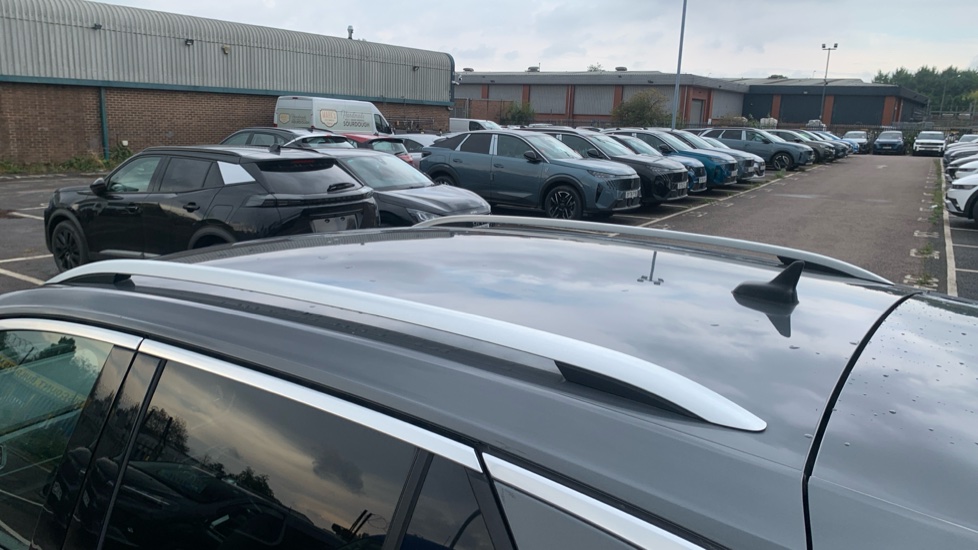 Volkswagen T-Roc 1.5 TSI EVO R-Line 5dr DSG Petrol Hatchback - Image 30