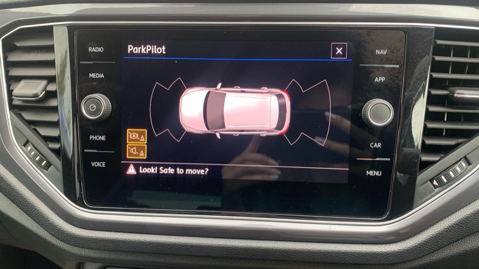 Volkswagen T-Roc 1.5 TSI EVO R-Line 5dr DSG Petrol Hatchback - Image 39