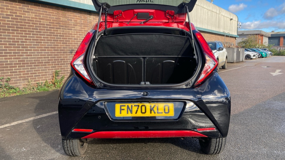 Toyota Aygo 1.0 VVT-i X-Clusiv 5dr x-shift Petrol Hatchback - Image 4
