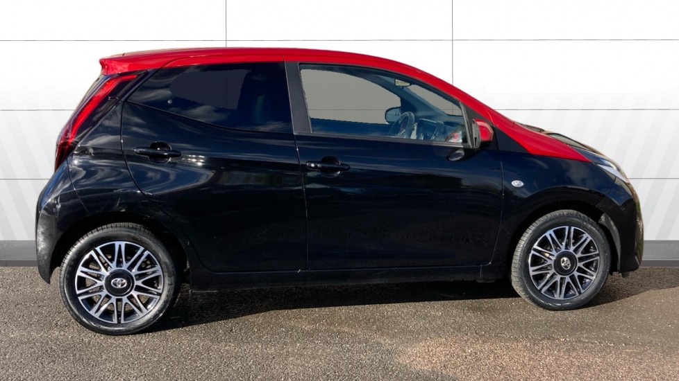 Toyota Aygo 1.0 VVT-i X-Clusiv 5dr x-shift Petrol Hatchback - Image 5