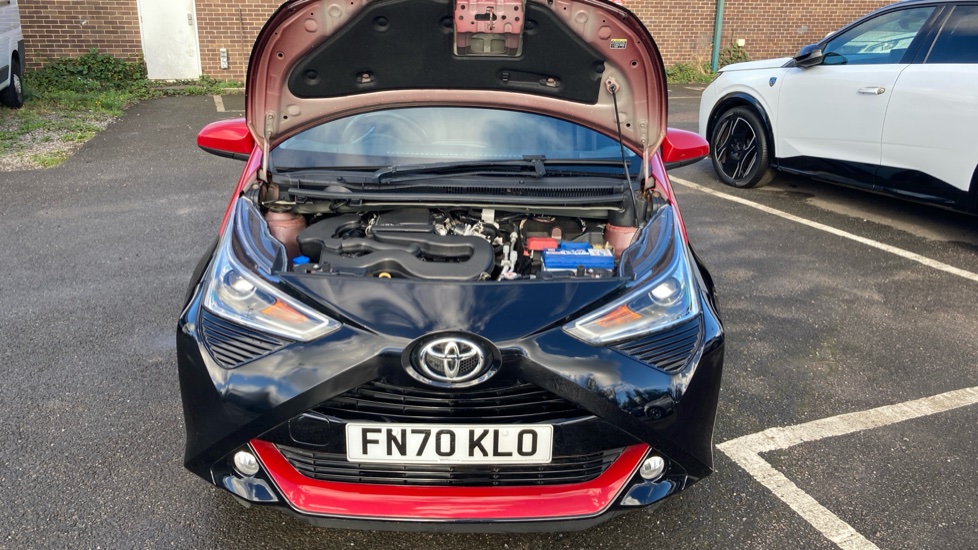 Toyota Aygo 1.0 VVT-i X-Clusiv 5dr x-shift Petrol Hatchback - Image 8