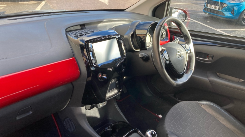 Toyota Aygo 1.0 VVT-i X-Clusiv 5dr x-shift Petrol Hatchback - Image 9