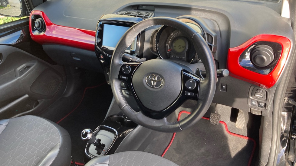 Toyota Aygo 1.0 VVT-i X-Clusiv 5dr x-shift Petrol Hatchback - Image 11