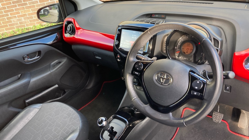 Toyota Aygo 1.0 VVT-i X-Clusiv 5dr x-shift Petrol Hatchback - Image 14