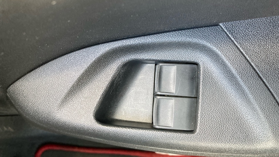 Toyota Aygo 1.0 VVT-i X-Clusiv 5dr x-shift Petrol Hatchback - Image 21