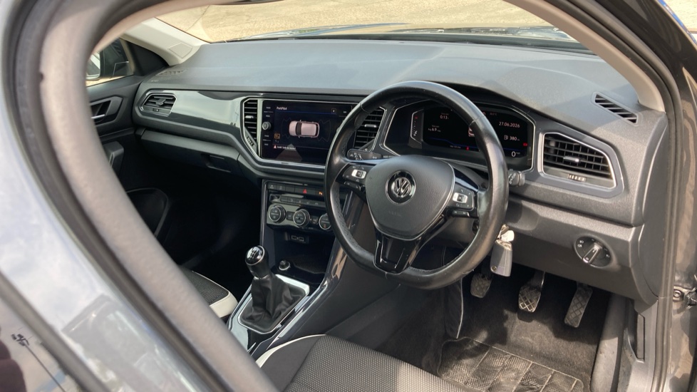 Volkswagen T-Roc 1.6 TDI SEL 5dr Diesel Hatchback - Image 11