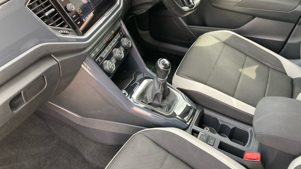 Volkswagen T-Roc 1.6 TDI SEL 5dr Diesel Hatchback - Image 13