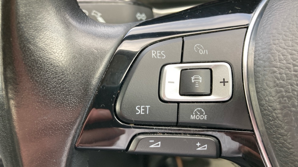 Volkswagen T-Roc 1.6 TDI SEL 5dr Diesel Hatchback - Image 22
