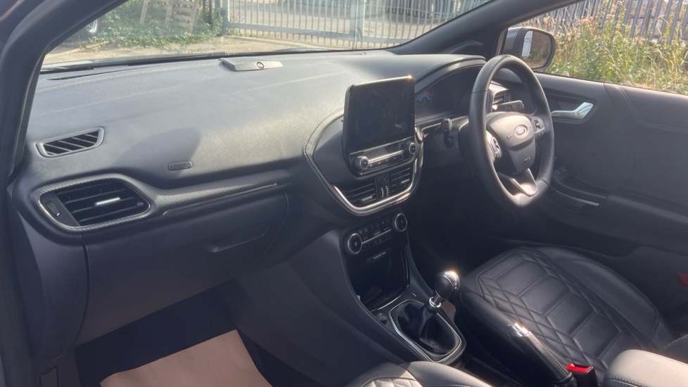 Ford Puma 1.0 EcoBoost Hybrid mHEV 155 ST-Line Vignale 5dr Petrol Hatchback - Image 9