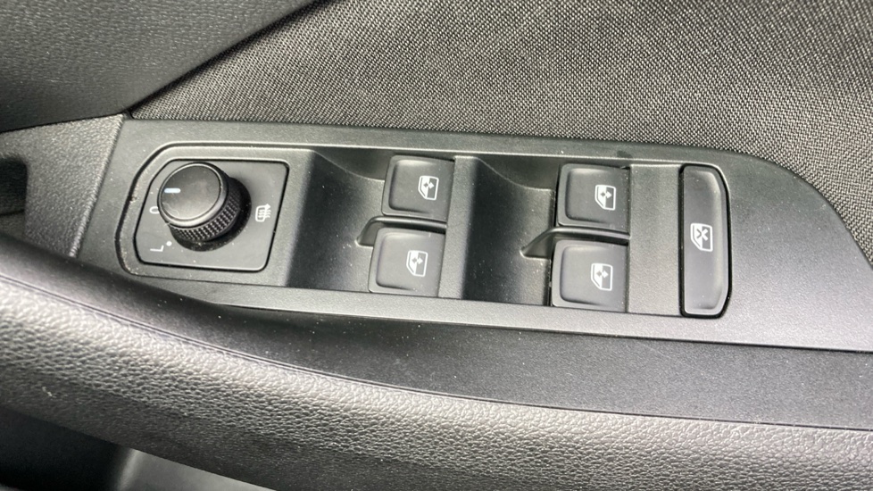 Skoda Scala 1.5 TSI SE 5dr DSG Petrol Hatchback - Image 39