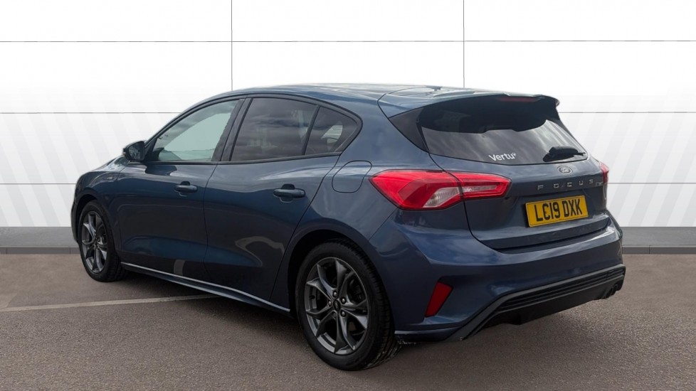 Ford Focus 1.0 EcoBoost 125 ST-Line 5dr Petrol Hatchback - Image 2