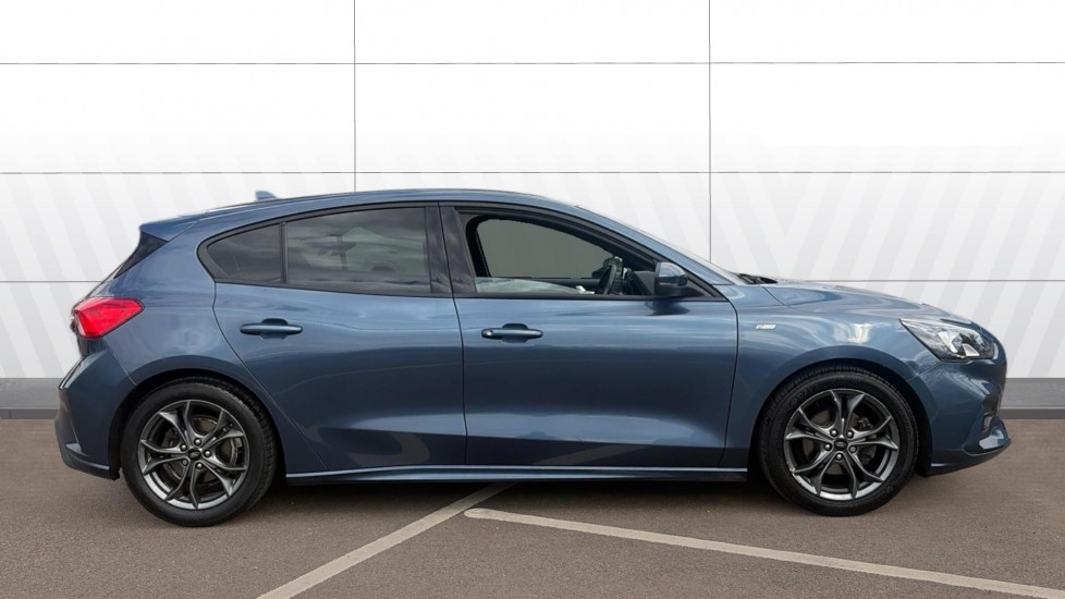 Ford Focus 1.0 EcoBoost 125 ST-Line 5dr Petrol Hatchback - Image 5