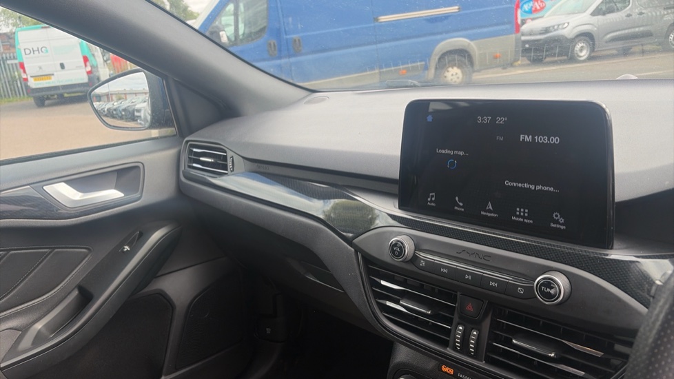 Ford Focus 1.0 EcoBoost 125 ST-Line 5dr Petrol Hatchback - Image 14