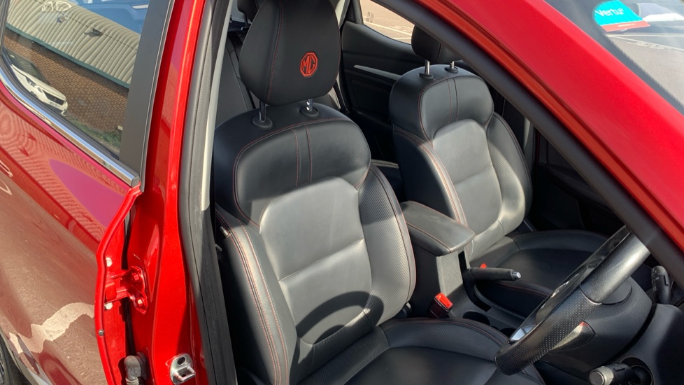 MG ZS 1.5 VTi-TECH Exclusive 5dr Petrol Hatchback - Image 32