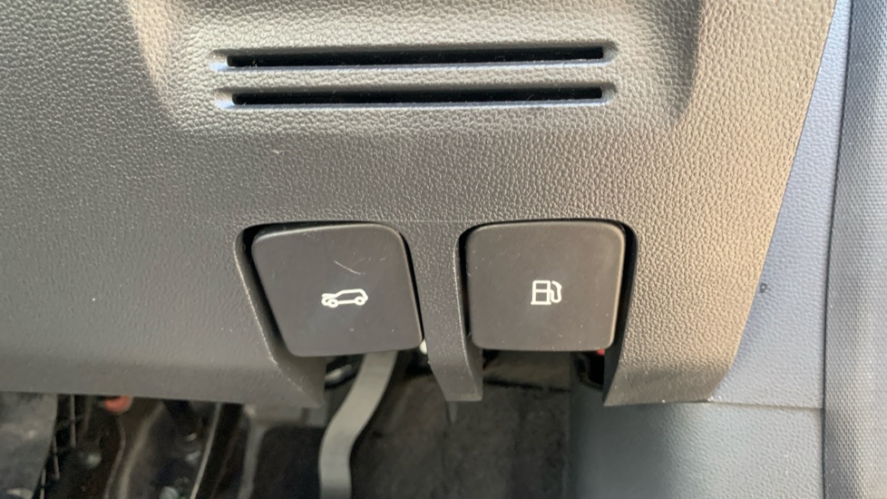 MG ZS 1.5 VTi-TECH Exclusive 5dr Petrol Hatchback - Image 35