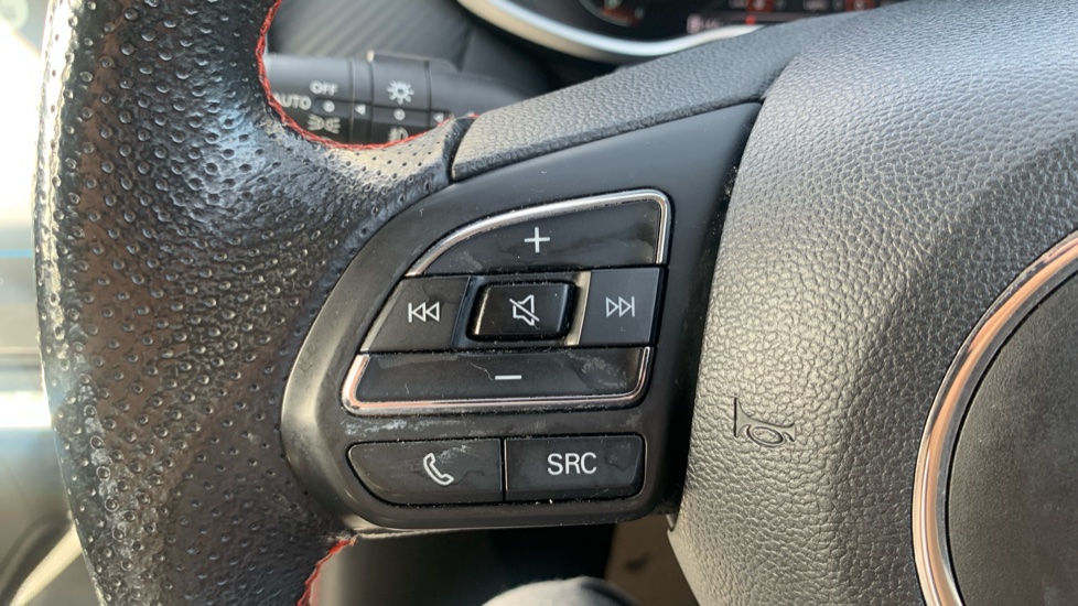 MG ZS 1.5 VTi-TECH Exclusive 5dr Petrol Hatchback - Image 36