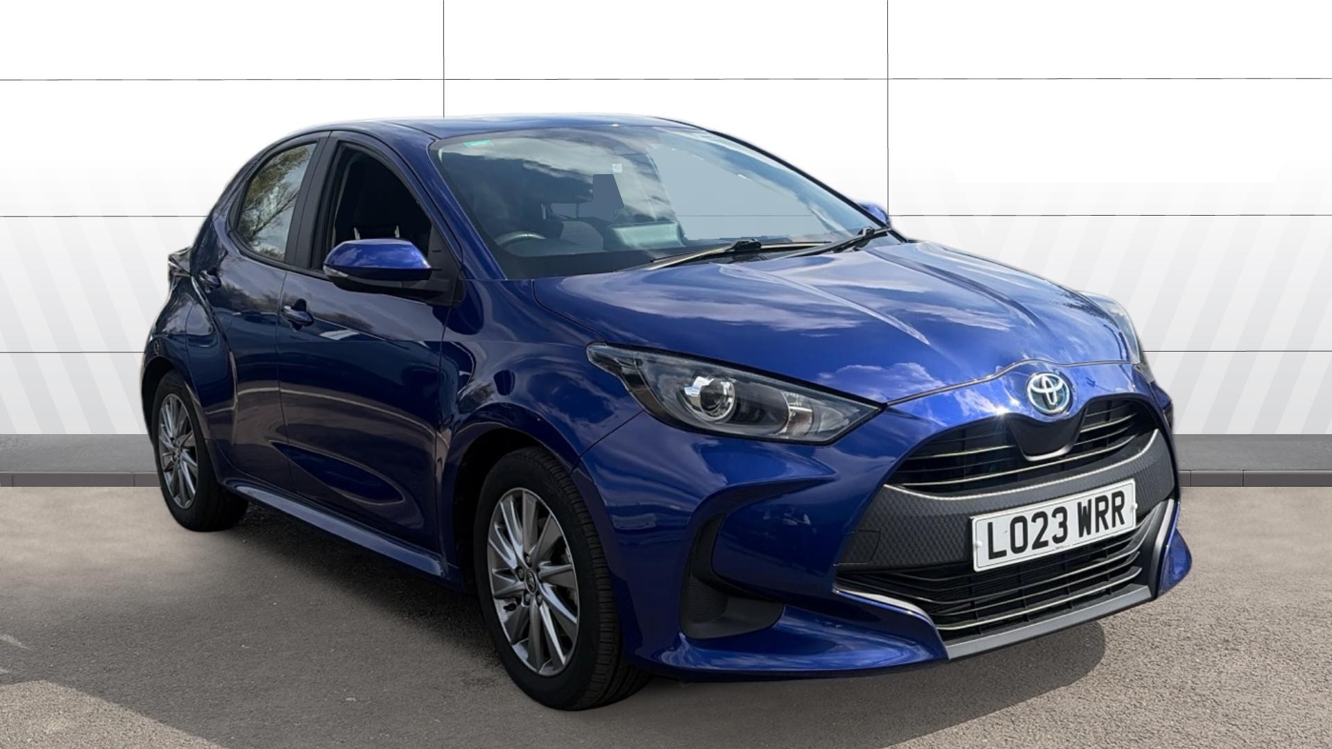 Toyota Yaris dealer public-web source image