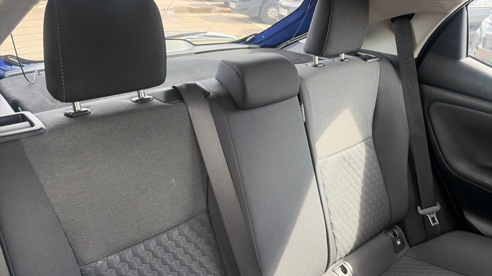 Toyota Yaris 1.5 Hybrid Icon 5dr CVT Hybrid Hatchback - Image 15
