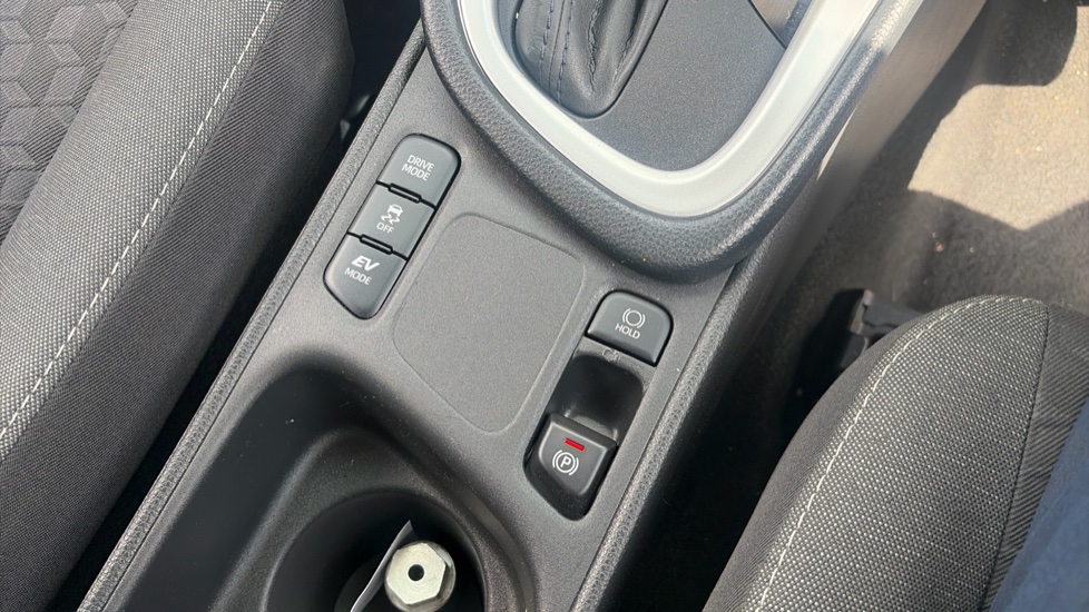 Toyota Yaris 1.5 Hybrid Icon 5dr CVT Hybrid Hatchback - Image 28
