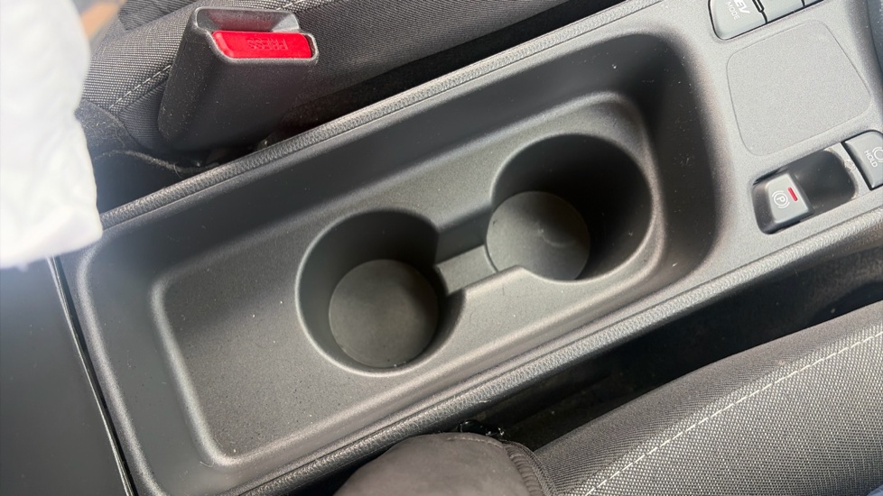 Toyota Yaris 1.5 Hybrid Icon 5dr CVT Hybrid Hatchback - Image 30
