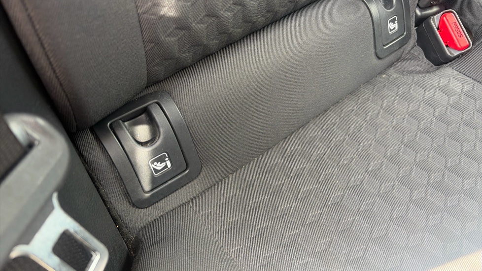 Toyota Yaris 1.5 Hybrid Icon 5dr CVT Hybrid Hatchback - Image 34