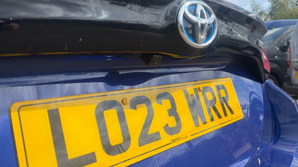 Toyota Yaris 1.5 Hybrid Icon 5dr CVT Hybrid Hatchback - Image 35