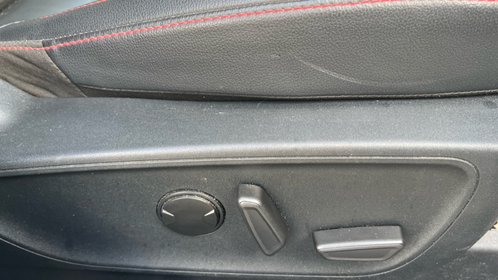 Ford Kuga 1.5 EcoBoost 150 ST-Line X Edition 5dr Petrol Estate - Image 23