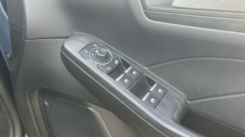 Ford Kuga 1.5 EcoBoost 150 ST-Line X Edition 5dr Petrol Estate - Image 24