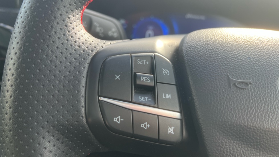 Ford Kuga 1.5 EcoBoost 150 ST-Line X Edition 5dr Petrol Estate - Image 26